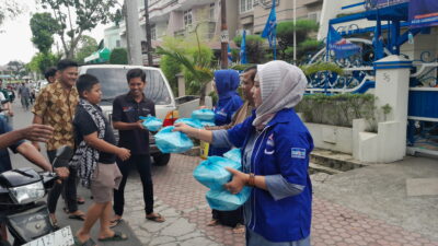 Program Jumat Barokah Demokrat Medan Terus Bergulir Menyapa Warga