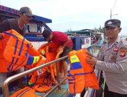 Meminimalisir Terjadi Laka Kapal, Polsek Kepulauan Seribu Utara Lakukan Pengecekan Kapal Tradisional