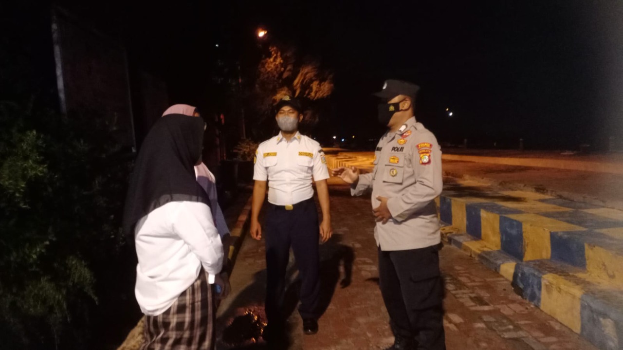 polsek-kepulauan-seribu-selatan-ciptakan-kamtibmas-kondusif-dengan-patroli-malam