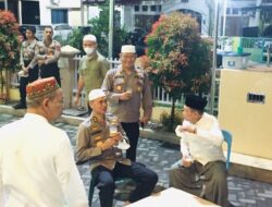 Selesai Safari Subuh di Mesjid Al – Muhajirin Kompleks Perumahan Bumi Asri Medan Wakapoldasu Ngeteh Bareng Jema’ah