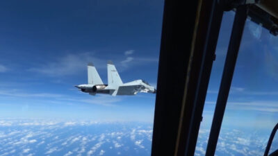 Tonton Video Jet Tempur Tiongkok Nyaris Tabrakan dengan Pesawat Intai AS