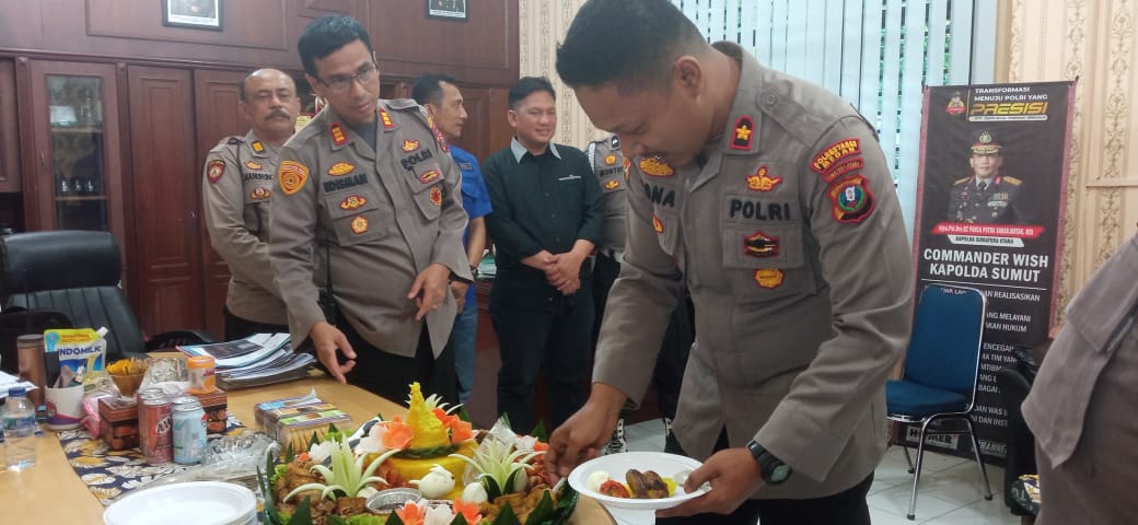 polsek-medan-timur-gelar-syukuran-kenaikan-pangkat