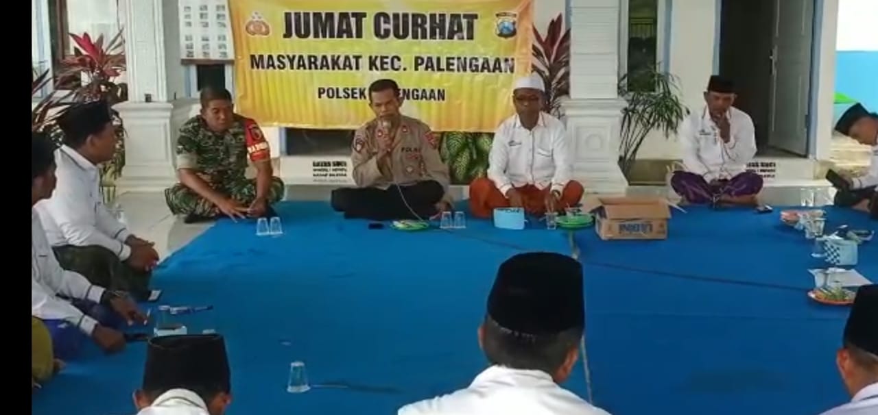 dengarkan-kritik,-saran-dan-aduan-masyarakat,-polsek-palengaan-lakukan-jumat-curhat-di-balai-desa-palengaan-laok