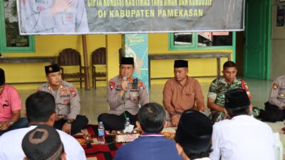 polres-pamekasan-dengarkan-curhatan-masyarakatnya-melalui-jumat-curhat