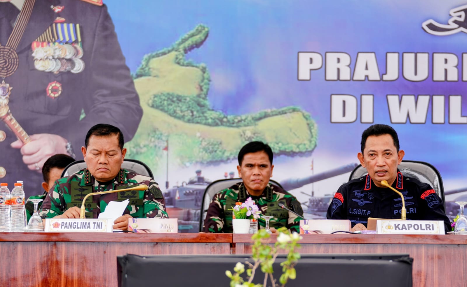 kapolri-tegaskan-tni-polri-kawal-seluruh-kebijakan-pemerintah-terkait-pembangunan-papua