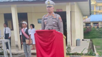 ajak-pelajar-dan-para-guru-tertib-berlalu-lintas,sat-lantas-dairi-laksanakan-kegiatan-police-goes-to-school