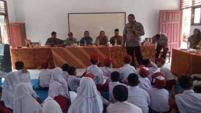 duet-2-kasat-polres-palas-laksanakan-kegiatan-htck,-di-sd-n-0712-desa-ujung-batu-iii,-kec.-huragi