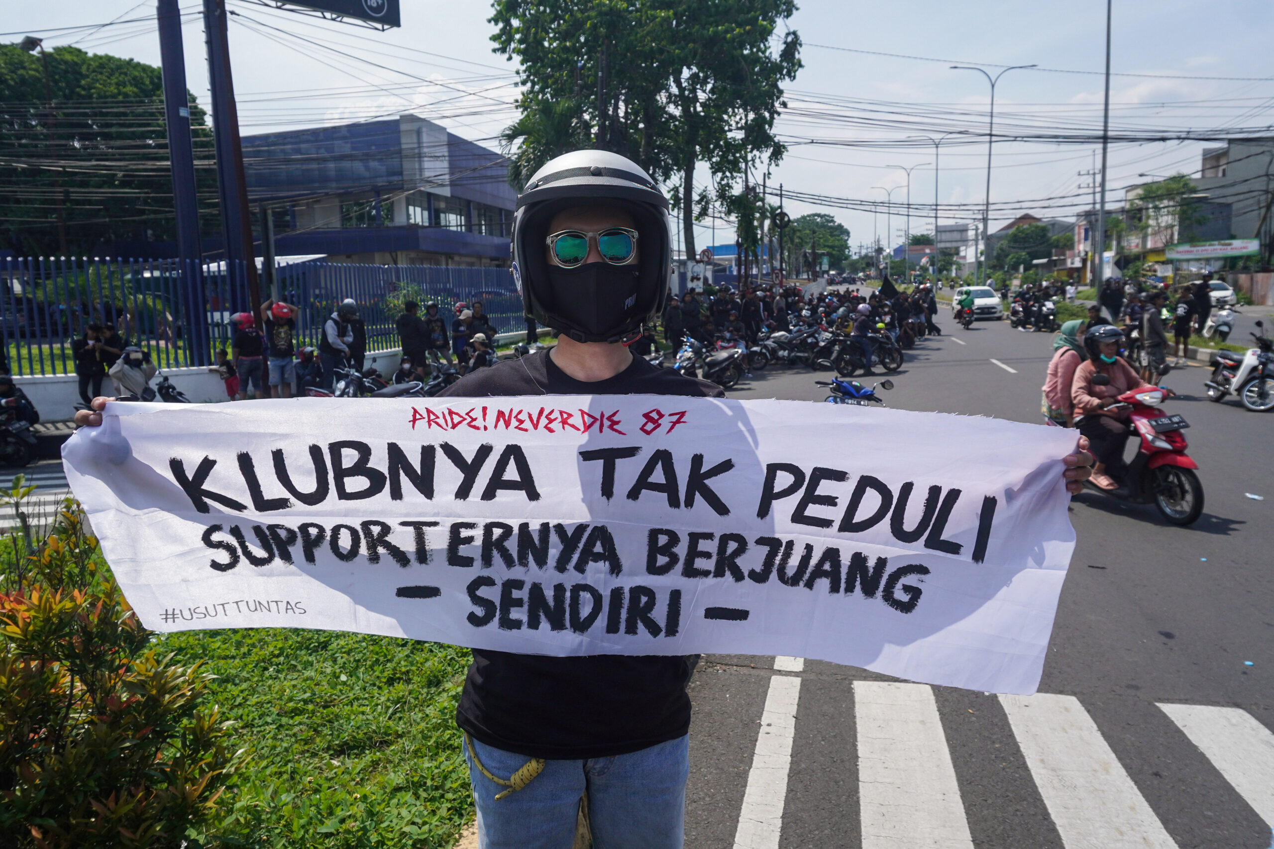 curhatan-bos-klub-liga1-soal-dampak-tragedi-kanjuruhan-pada-sepakbola-nasional