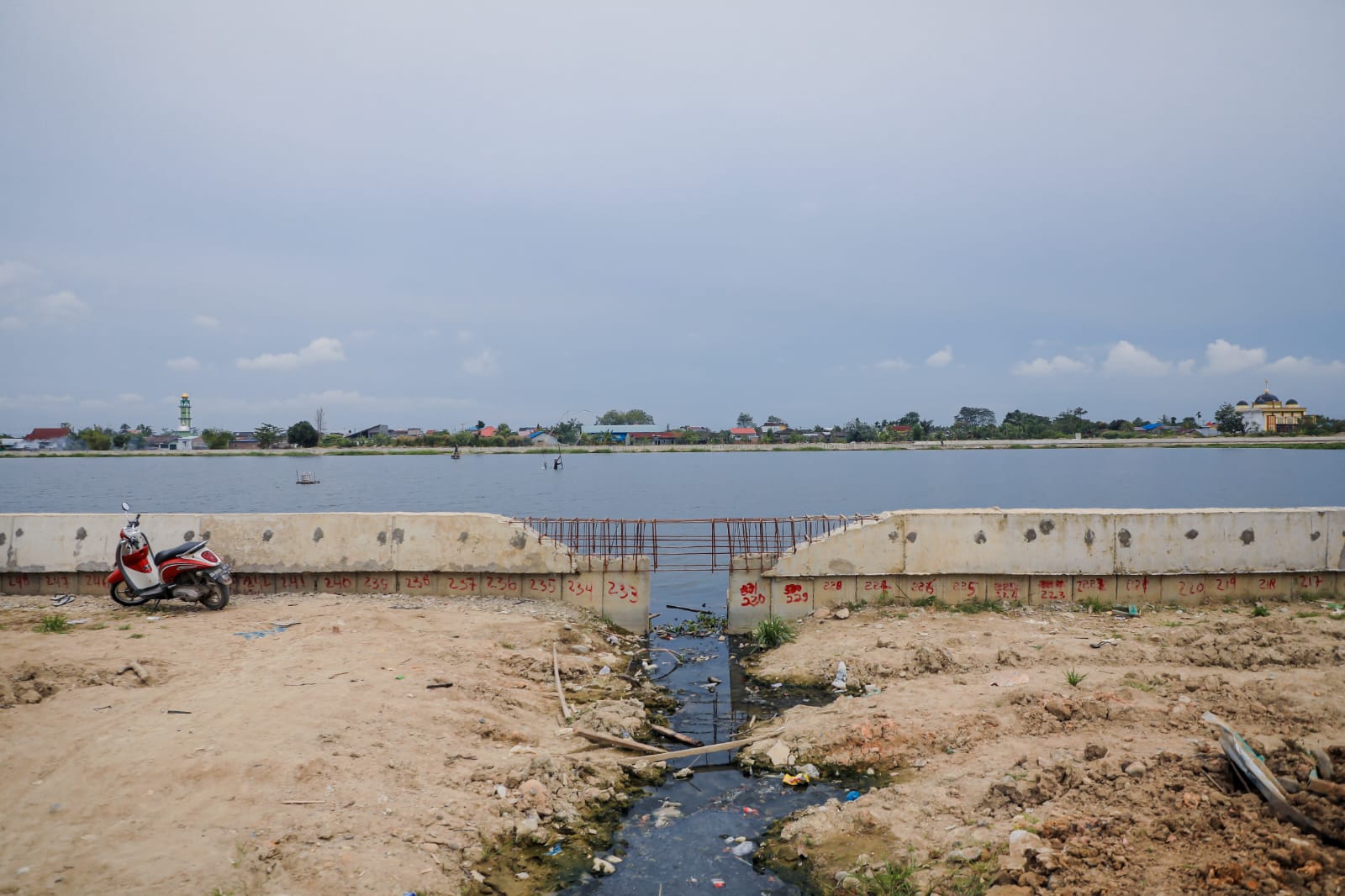 bobby-nasution-bangun-kolam-retensi-di-martubung-atasi-banjir