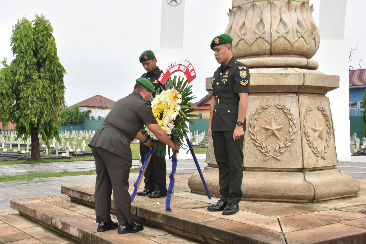 peringati-hut-ke-–-72-dinas -penerangan-tni-ad,-pendam-ii/swj-ziarah-rombongan-ke-taman-makam-pahlawan