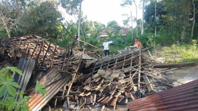 di-makan-usia-rumah-janda-di-lamsel-rata-dengan-tanah