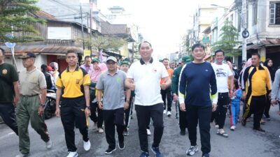 masyarakat-oku-selatan-antusias-ikuti-jalan-santai-dan-senam-sehat-dalam-rangka-hut-oku-selatan-yang-ke-19