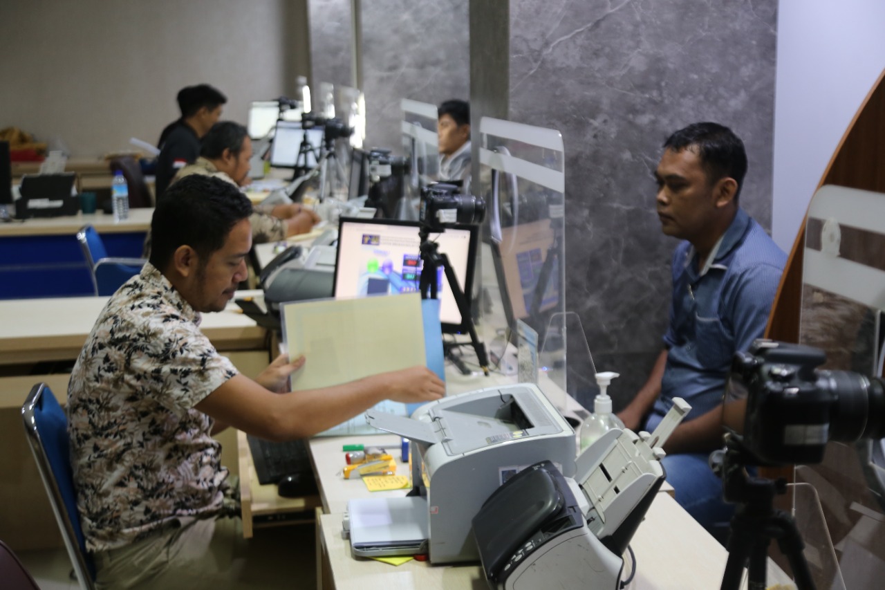 dalam-rangka-peringatan-hbi-kantor-imigrasi-mataram-berikan-layanan-paspor-simpatik-akhir-pekan.