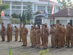 Sekda Nisbar Pimpin Upacara Penaikkan Bendera Di Awal Tahun 2023