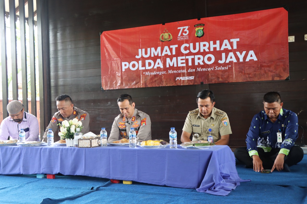 kapolres-kep.-seribu-dengarkan-langsung-keluhan-warga-untung-jawa-lewat-jumat-curhat