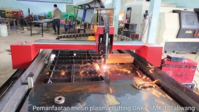 smkn-1-taliwang-punya-alat-plasma-cutting-satu-satunya-di-ksb,-dari-dak-2022-swakelola-type-satu.