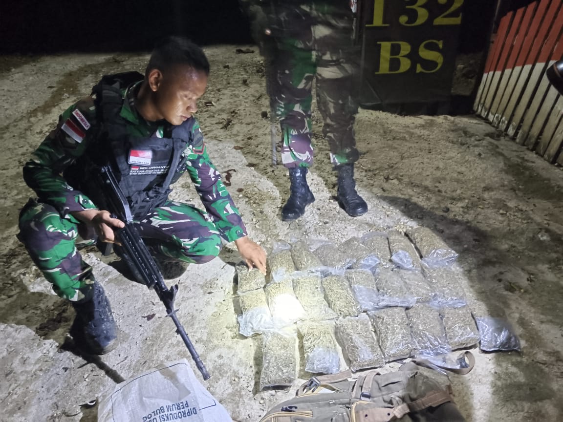 satgas-pamtas-yonif-132/bs-berhasil-menggagalkan-penyelundupan-ganja-seberat-3250-gram