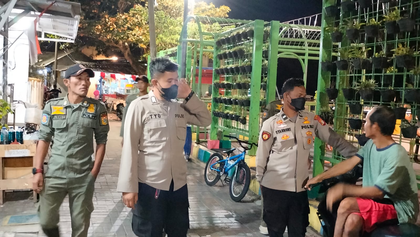 patroli-malam-polsek-kep.-seribu-utara-pastikan-sitkamtibmas-aman