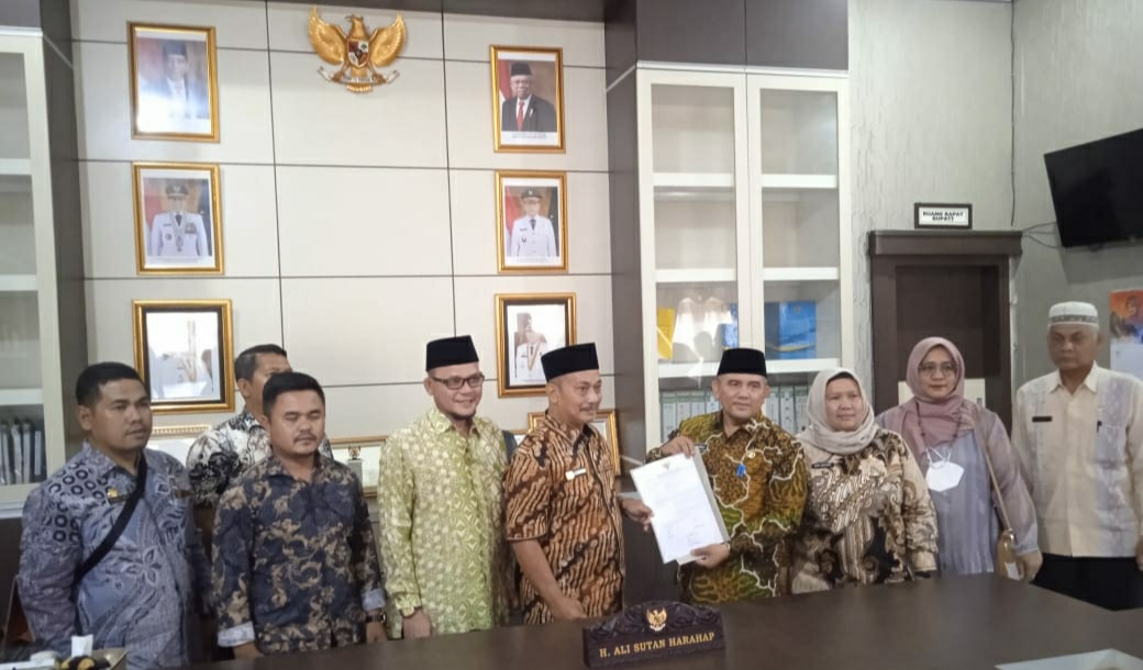 tso-angkat-irawadi-siregar-jabat-plt.-kabag-umum-dan-kembalikan-4-pejabat-fungsional-lainnya-kejabatan-semula