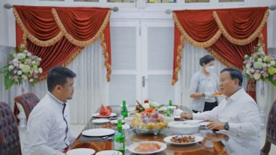 Dijamu Makan Malam Oleh Bobby Nasution, Prabowo Subianto Sukai Menu Roti Jala