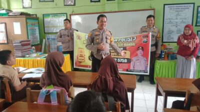 Patroli Go To School Polsek Mandai, Di Sambut Gembira Para Siswa SDN 103 Hasanuddin