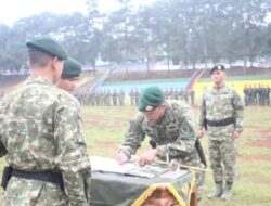 Komandan Brigif Para Raider 17/Sakti Budi Bakti Pimpin Sertijab Danyonif Para Raider 330/Tri Dharma