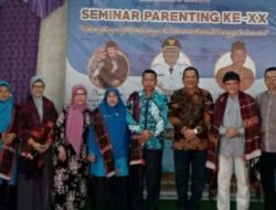 Wali Kota Irsan Efendi Nasution Hadiri Seminar Parenting Ke – XX Yayasan Pendidikan Bina Ul-Ummah Bunayya Padang Sidempuan