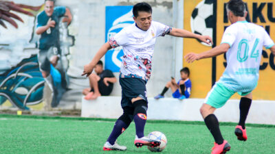 gelar-laga-persahabatan,-tim-sepakbola-polsek-cicalengka-menang-telak-atas-tim-pemdes-nagrog-dengan-skor-8-:-3