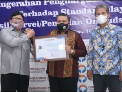 Bupati Dolly Kembali Terima Penghargaan Pelayanan Publik Dan Ombudsman RI