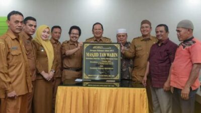 Walikota Padang Sidempuan Tanda Tangani Prasasti  masjid Tawwabin   Kel. Tobat