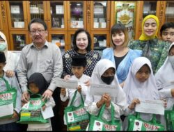 Klinik Bedah Plastik Queen Gandeng Pelanggan Setia Barbie, Irma, Irfan, Nana Mardiana, Menggelar Santunan Anak Yatim