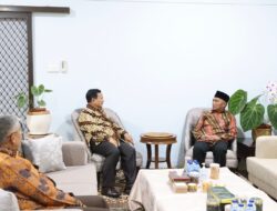 Silaturahmi Lebaran, Prabowo Sambangi Muhadjir Effendy dan Undang ke Hambalang