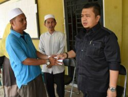 Meski Sudah Cuti Lebaran, Bupati Dolly Tetap Kunjungi Beberapa Mesjid di Tapsel Untuk di Bantu