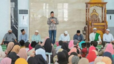 Wali Kota Padang Sidempuan Apresiasi BKM Mesjid Agung Al – Abror Pada Penyerahan Santunan Anak Yatim Dan Fakir Miskin Sebanyak 900 Orang