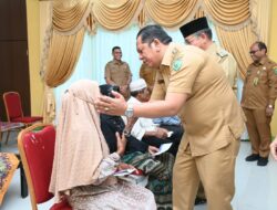 Walikota Salurkan Zakat Mal Untuk 100 Mustahik di Kota Padang Sidempuan