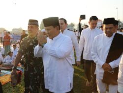 Sholat Idul Adha di Bandung Barat, Prabowo Berterima Kasih Atas Sambutan Warga