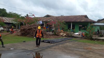 Pemanfaatan Kayu Peranca Yang di Sediakan CV .TESHA Untuk Kebutuhan Kontruksi SMP N 4 Kelapa Kampit , Diduga Ilegal