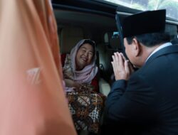 Prabowo Sapa dan Cium Tangan Istri Gus Dur Usai Hadiri Sidang Tahunan MPR