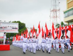 Ribuan Warga  Pasang Mata  Saksikan Kemeriahan Pawai Deville Semarak HUT ke-78 Republik Indonesia di Kota Padangsidimpuan