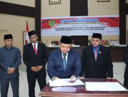 Bupati Tapsel Bersama Pimpinan DPRD Tandatangani Nota Kesepakatan KUA-PPAS 2024