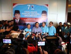 Prabowo Sapa Deddy Mizwar di Deklarasi Partai Gelora: Nagabonar