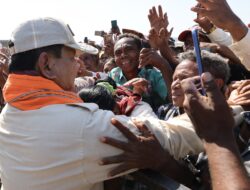 Tangis Bahagia Warga Atambua Sambut Prabowo di Deklarasi Dukungan Masyarakat Perbatasan di NTT