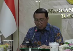 Ketua MA, Prof Dr. H. M. Syarifuddin, S.H., M.H., Memberikan paparan dalam Refleksi Kinerja Mahkamah Agung Tahun 2023 secara daring, Jum’at (29/12/23)