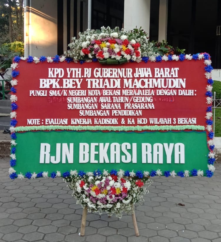 Ketua RJN Bekasi Raya Kirimi PJ Gubernur Karangan Bunga, Bentuk Protes Orangtua Terhadap Maraknya Dugaan PUNGLI di SMAN Kota Bekasi