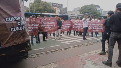 Foto : Aktivis Mahasiswa Bersama Masyarakat Kab. Bekasi “Geruduk” Kemendagri. Rabu, 24/4/2024