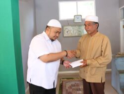 Cuti Bersama Bupati Tapsel Salurkan Bantuan Ke SDH