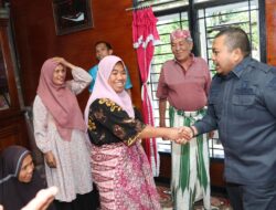 Ibu-ibu Perwiritan Desa Garonggang Ucapkan Terima Kasih Bupati Dolly