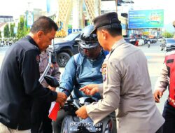 Sambut HUT RI, Polres Labuhanbatu Bagikan 300 Bendera Merah Putih