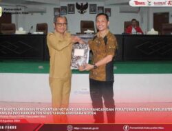 Bupati Nias Sampaikan Nota Pengantar Tentang P-APBD Kepada DPRD Tahun 2024