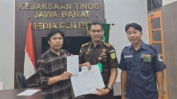 Foto : LSM-MASTER Laporkan Dinas SDABMBK Kab. Bekasi ke Kejati Jabar